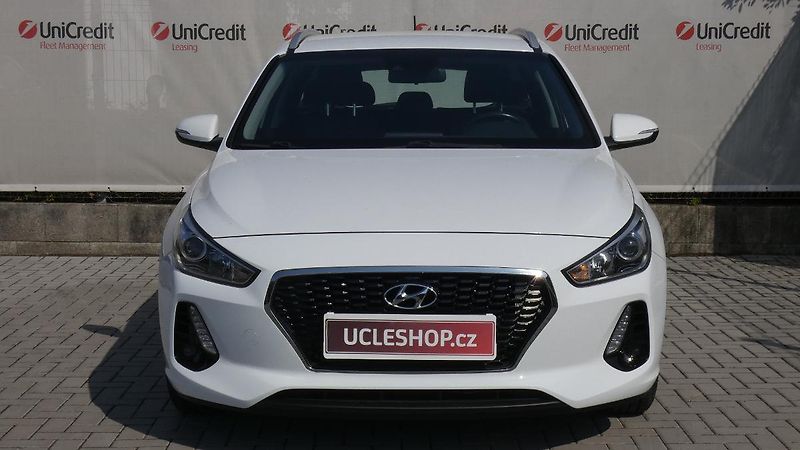 Hyundai i30 Kombi 1,0 T-GDI Trikolor - fotka 2 z 24