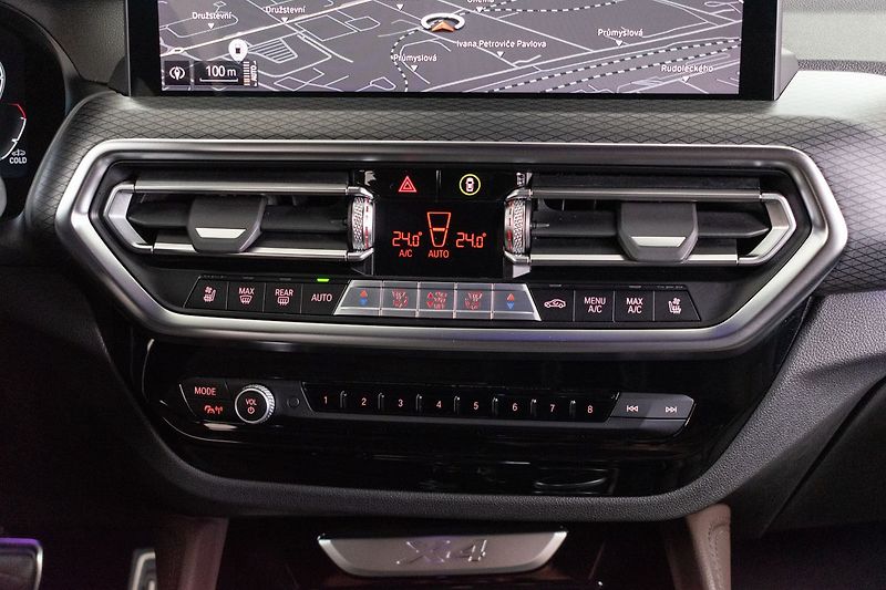 BMW X4 xDrive30d ///MSPORT*ZÁRUKA*ČR - fotka 26 z 53
