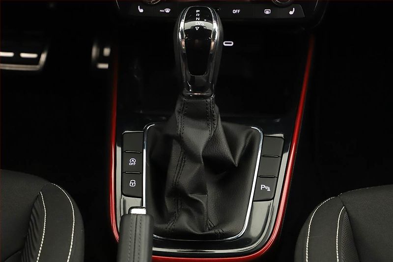 Škoda Fabia (2023) Monte Carlo 1.5 TSI - fotka 12 z 14
