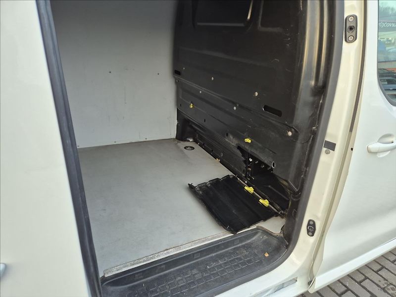 Peugeot Expert 2,0 HDi 90Kw L2 L3 Long Klima - fotka 17 z 31
