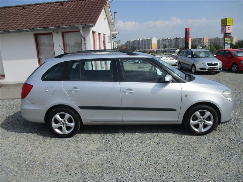 Škoda Fabia 1,4 i 16v, aut. klimatizace, - fotka 4 z 31