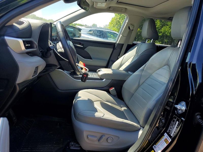 Toyota Highlander (2022) XLE  - fotka 7 z 12