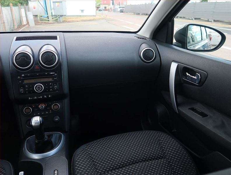 Nissan Qashqai (2007) 1.6, po STK, Tažné - fotka 8 z 15