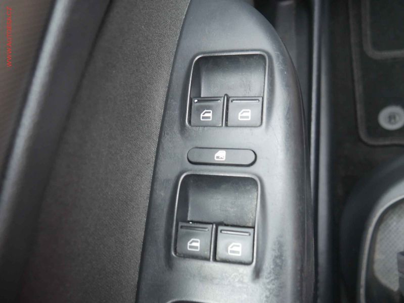 Škoda Octavia (2006) 2.0FSi, autoAC - fotka 12 z 14