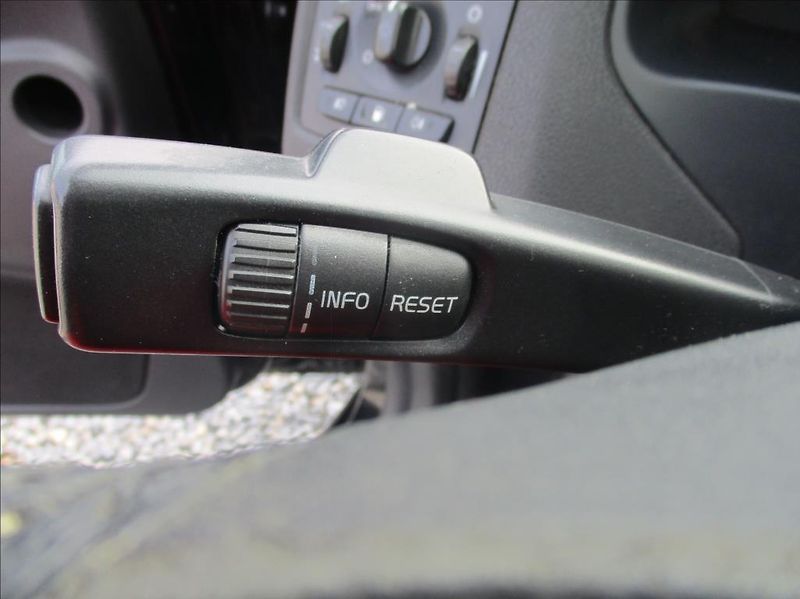 Volvo V50 2,0 D, digiklima, serviska, - fotka 21 z 34