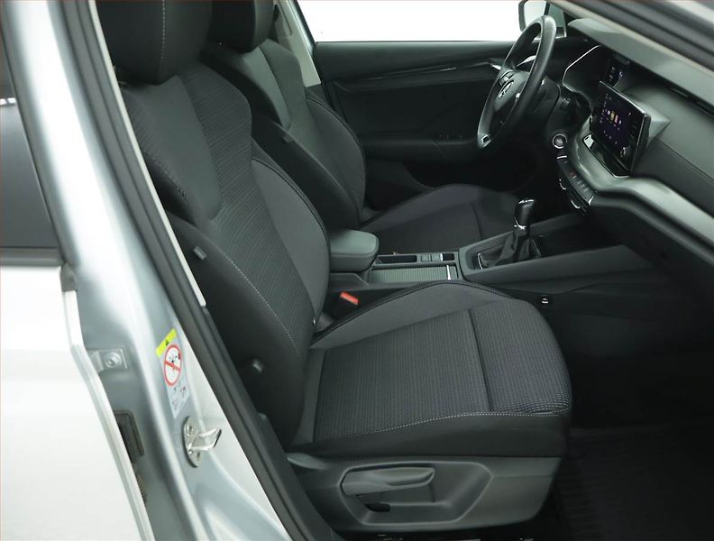 Škoda Octavia (2023) Ambition 2.0 TDI, ČR,1.maj - fotka 9 z 15