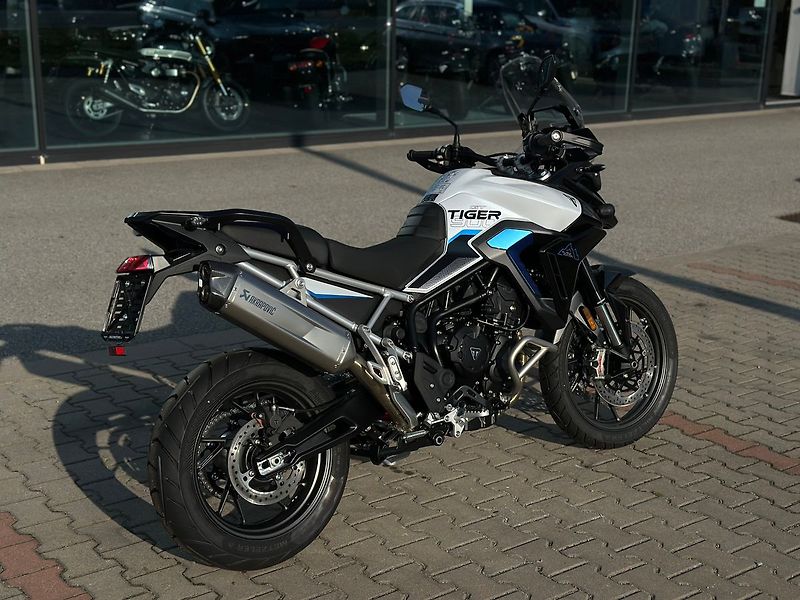 Triumph (2026) Tiger 900 Alpine Edition akce - fotka 4 z 10