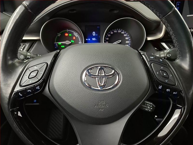 Toyota C-HR (2018) 1.8 Hybrid, Automat - fotka 18 z 19