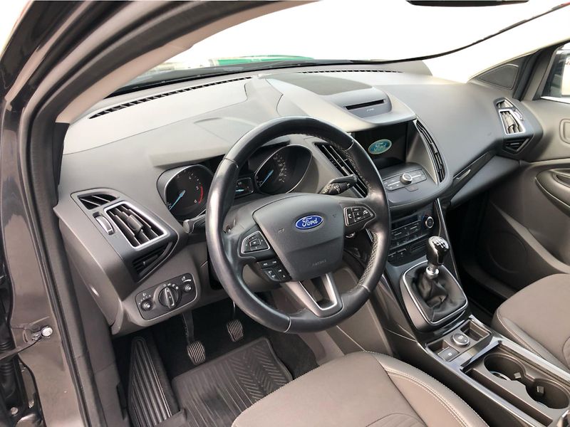 Ford Kuga 2.0 TDCi - fotka 5 z 29