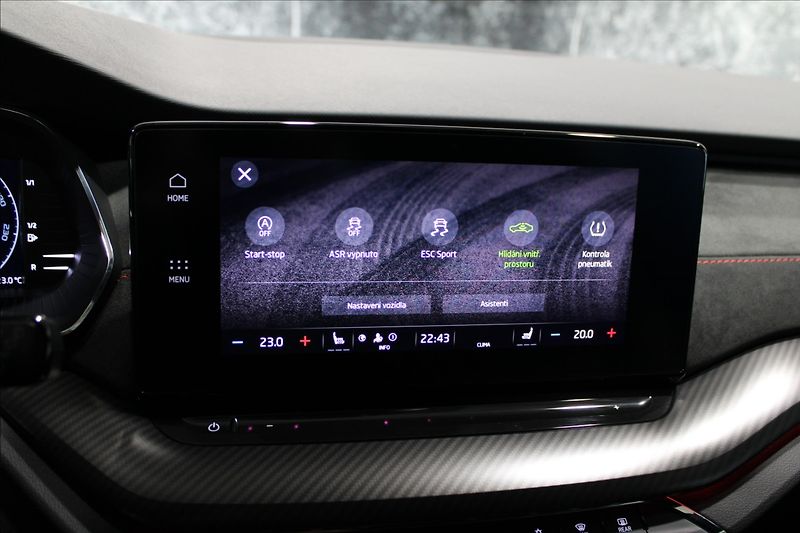 Škoda Octavia 2,0 TDI RS 147KW 4x4 zánovní - fotka 28 z 39