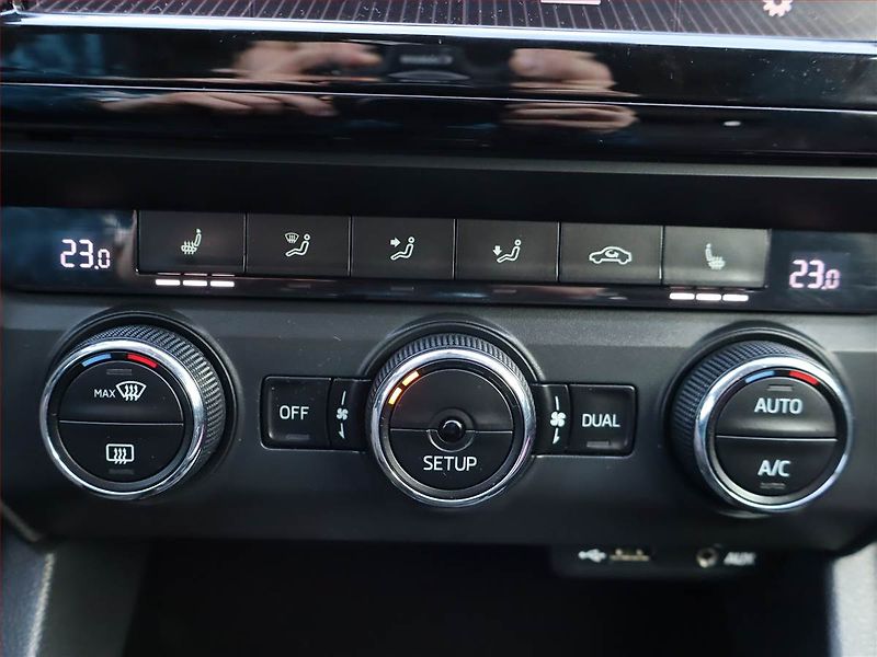 Škoda Octavia (2014) 1.6 TDI, Navi, Xenony - fotka 18 z 19