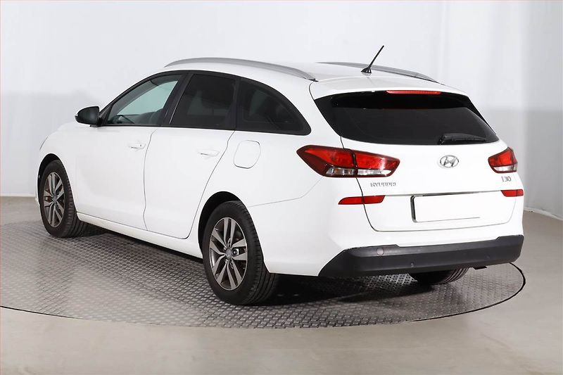 Hyundai i30 (2018) 1.6 CRDi, Serv.kniha, Tempomat - fotka 4 z 18