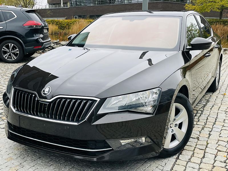 Škoda Superb 1.4TSI 1.MAJITEL KAMERA VÝHŘEV - fotka 1 z 48