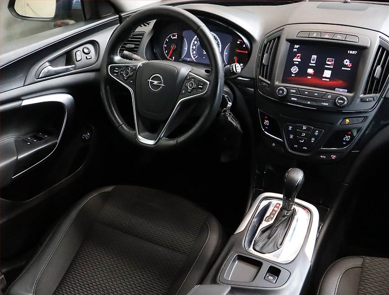 Opel Insignia (2015) 2.0 CDTI, Automat, Navi - fotka 7 z 26