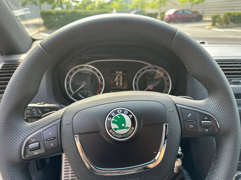 Škoda Octavia (2012) RS 2,0TDI 125kw DSG - fotka 17 z 32