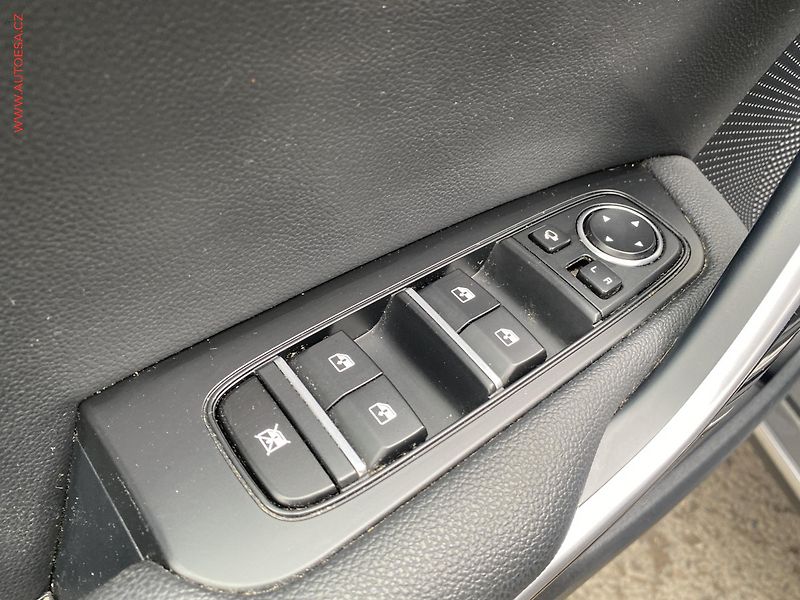 Kia XCeed (2019) 1.6T-GDi, 2.maj,ČR, AT. LED - fotka 13 z 19