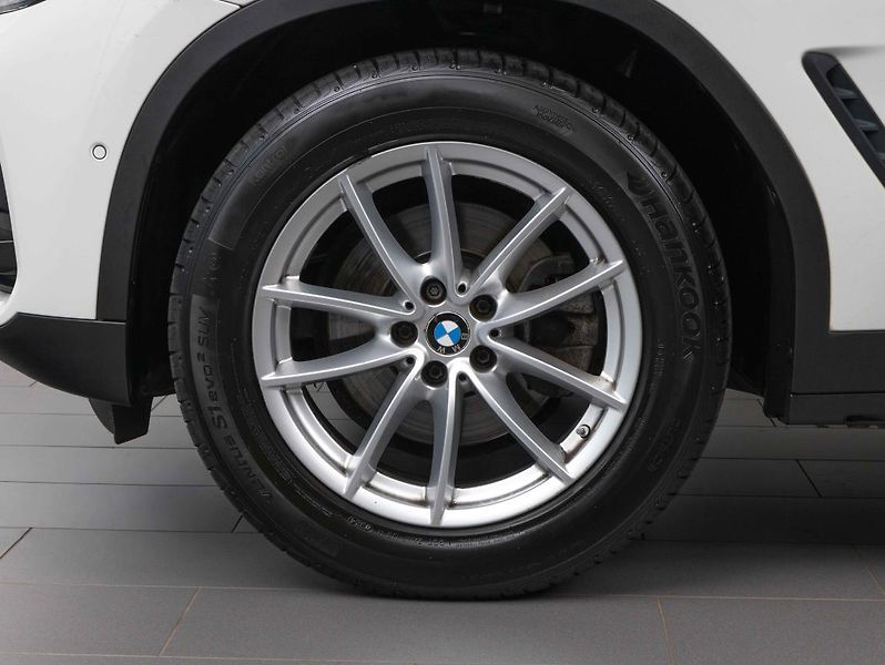 BMW X3 xDrive20d - fotka 6 z 22