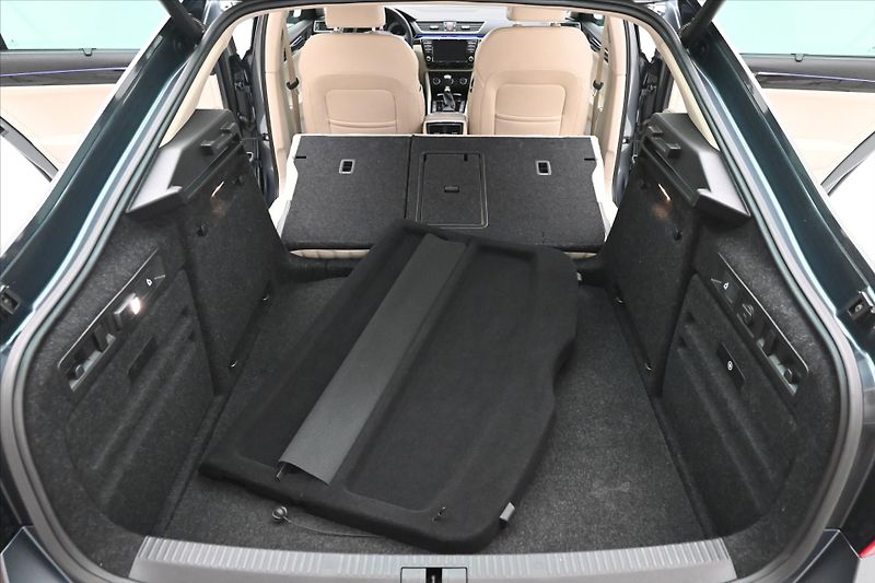 Škoda Superb 2,0 TDI 140 kW DSG L&K Záruka - fotka 11 z 32