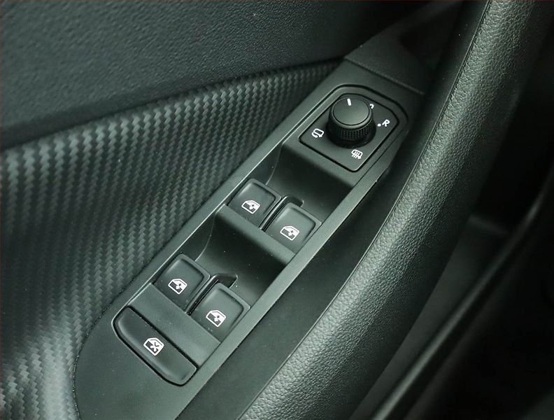 Škoda Kamiq (2024) Monte Carlo 1.5 TSI - fotka 12 z 14