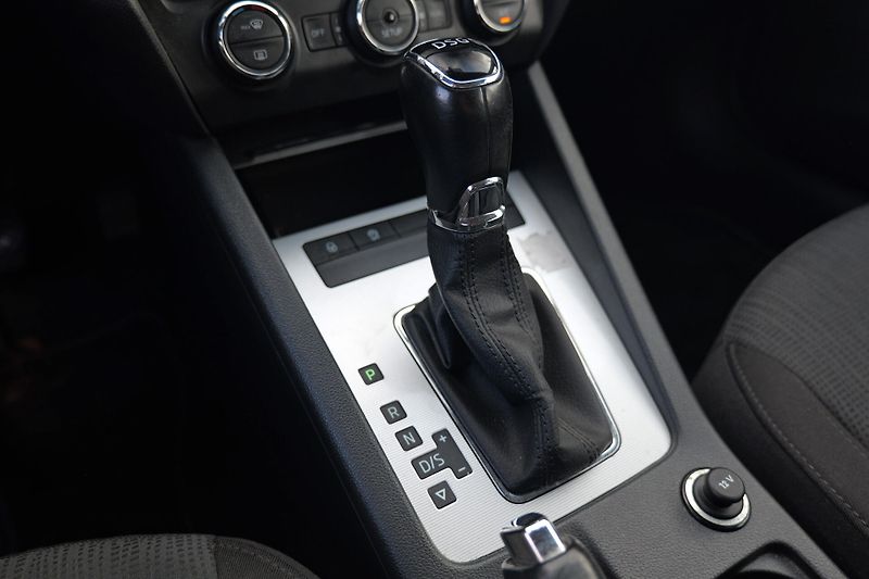 Škoda Octavia 2.0 TDI 110 kW DSG Tažné Navig - fotka 22 z 31