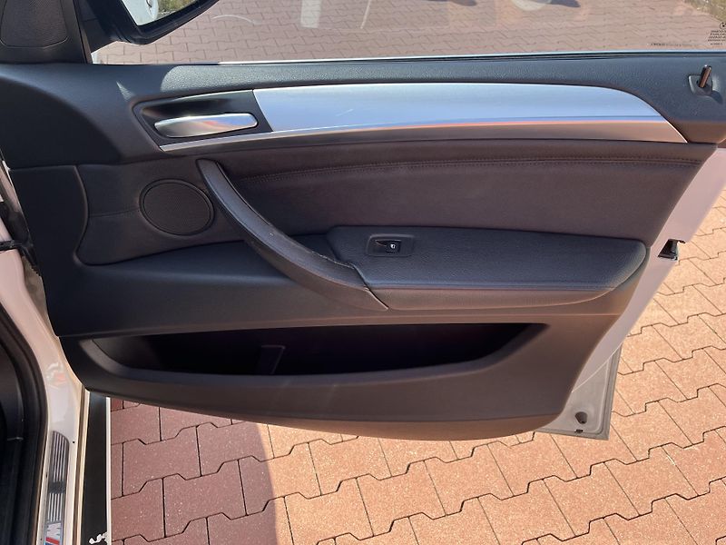 BMW X5 40D XDRIVE M-Packet - fotka 18 z 34