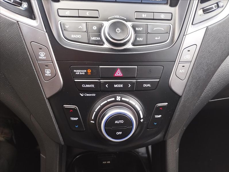 Hyundai Santa Fe 2,2 CRDi 145KW - fotka 13 z 20