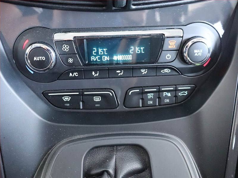 Ford Kuga (2015) 2.0 TDCi, 4X4, Automat - fotka 18 z 22