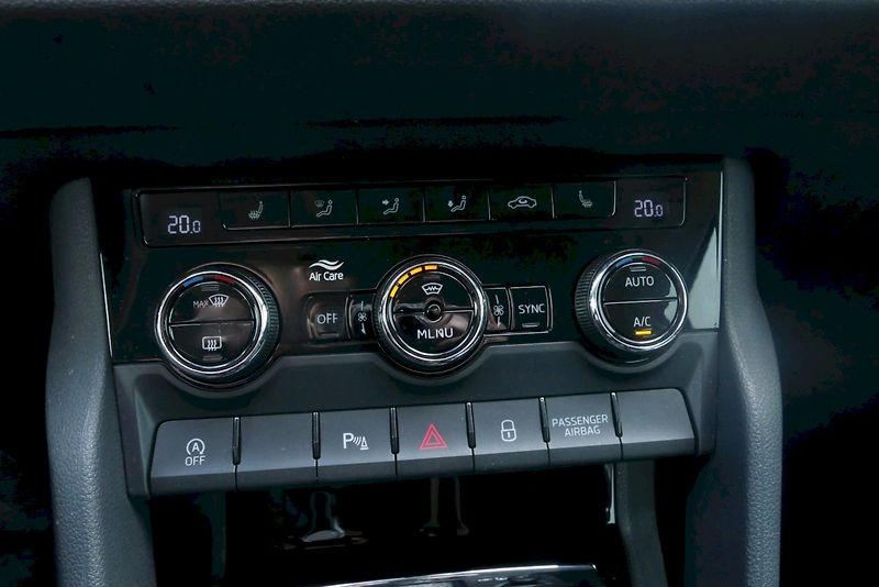 Škoda Karoq (2020) 1.5 TSI 110 kW M6° STYLE - fotka 20 z 35