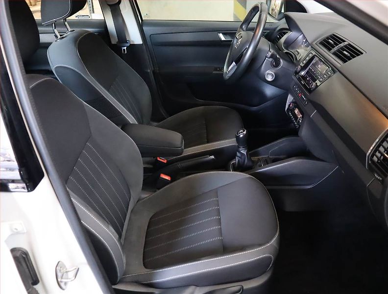 Škoda Fabia (2019) 1.0 TSI, Tempomat - fotka 9 z 22