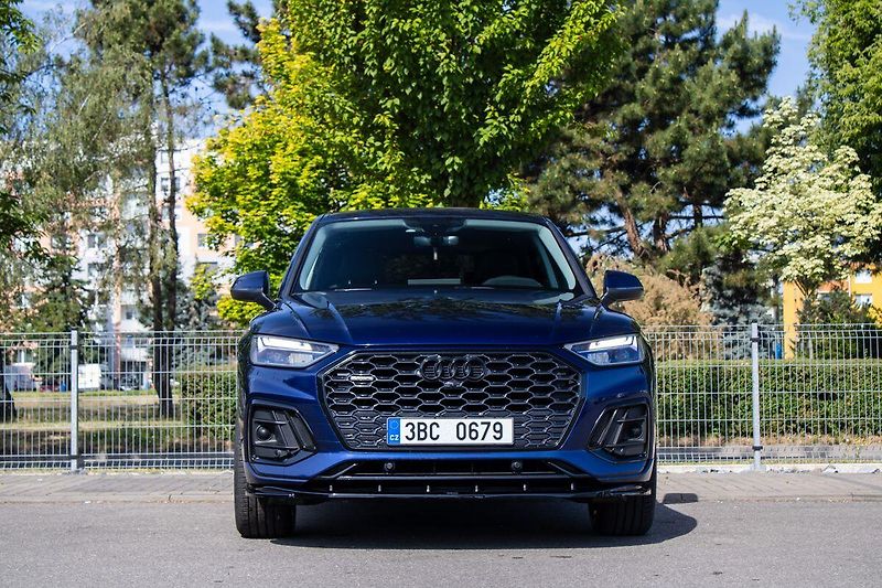 Audi Q5 - fotka 2 z 21