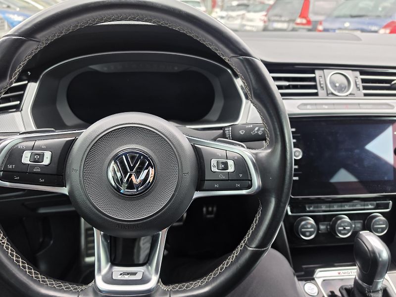 Volkswagen Arteon 2.0 TDI R-Line TZ Led Alcantra - fotka 16 z 19