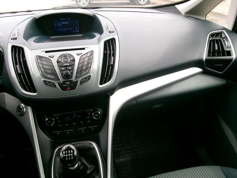 Ford C-MAX (2011) 2,0TDCi NAVI AC BT TEMP  - fotka 19 z 23