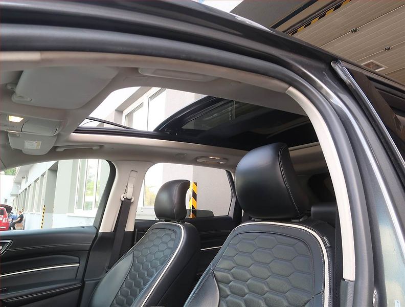 Ford Edge (2019) Vignale 2.0 EcoBlue BiTurbo - fotka 16 z 24