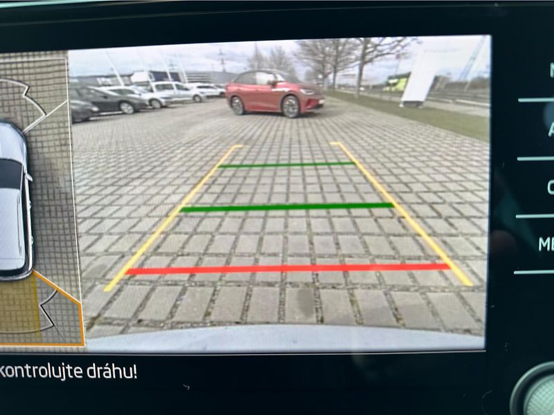 Škoda Karoq (2026) 1,5 TSI 110 kW 7-stup. automat - fotka 13 z 25