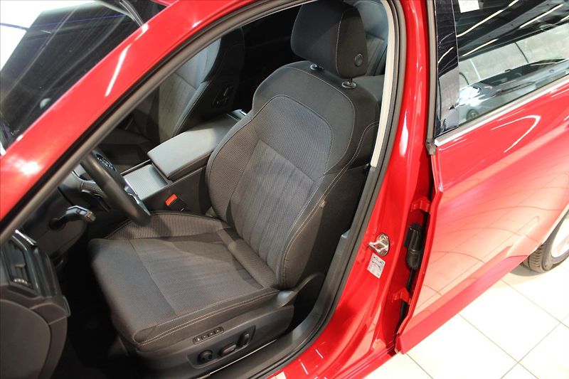 Škoda Superb 2.0 TDi DSG Style - fotka 8 z 28