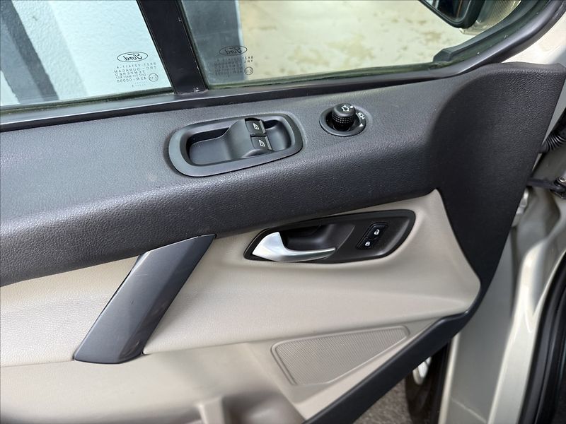 Ford Tourneo Custom 2,2 Titanium 113tkm! 1maj. - fotka 19 z 31