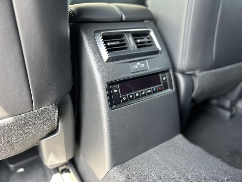 Mazda CX-80 (2026) 3.3L e-SKYACTIV 187 kW - fotka 21 z 28