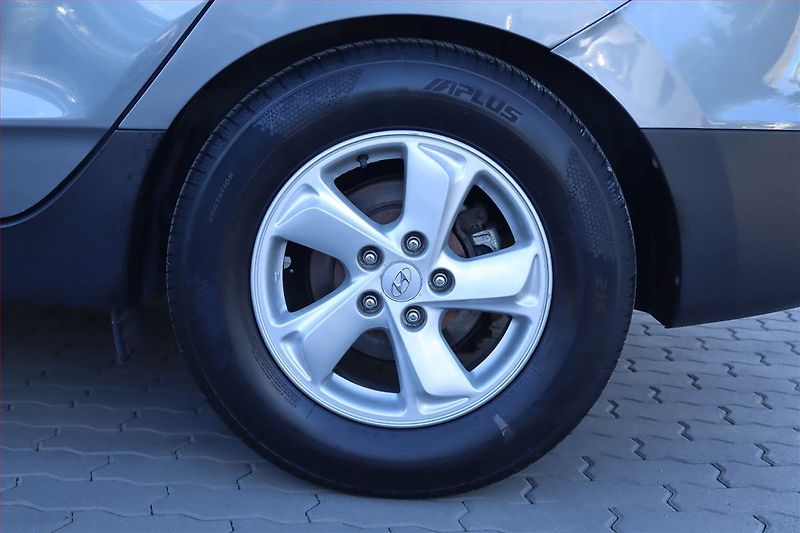 Hyundai ix35 (2012) 2.0 CRDi, 4X4, Serv.kniha - fotka 15 z 21