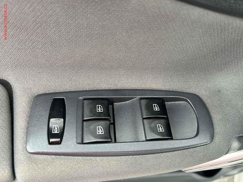 Renault Koleos (2009) 2.0 dCi 4x4, ČR, autoAC - fotka 11 z 18
