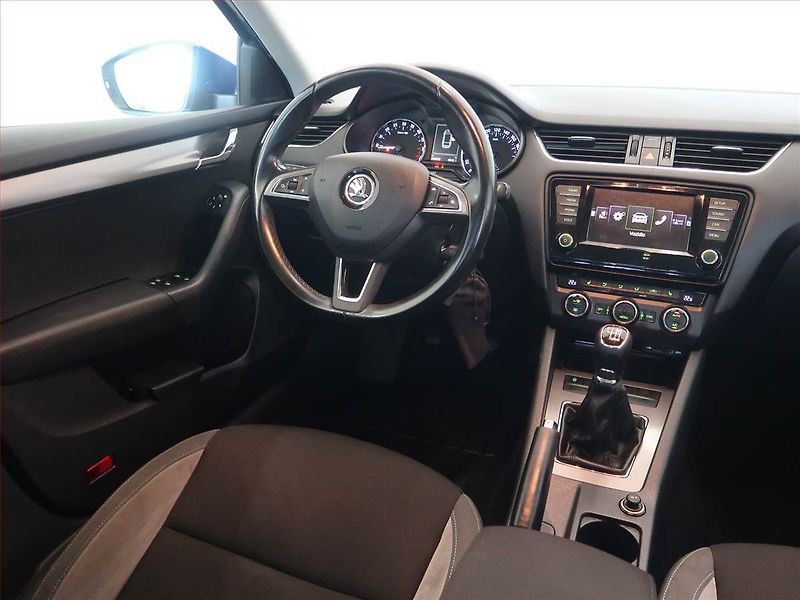 Škoda Octavia (2016) Style Plus 2.0 TDI, Xenony - fotka 7 z 14