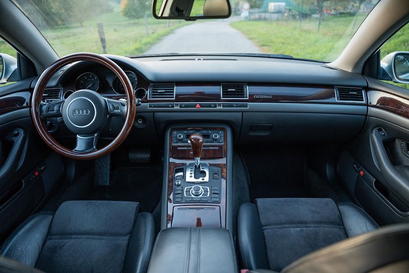 Audi A8 (2003) 4.2 V8 MPI, LPG, TOP výbava  - fotka 14 z 20