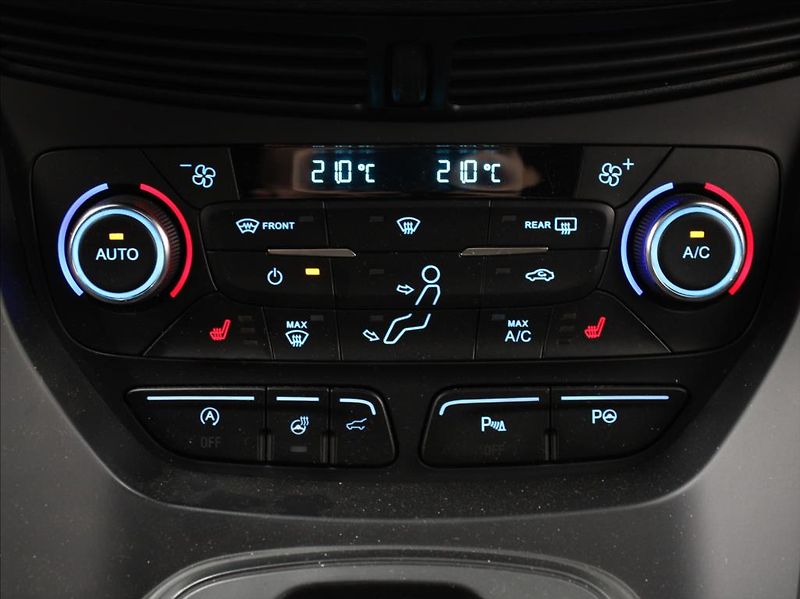Ford Kuga 2,0 EBlue 132kW AT AWD ST-Line - fotka 21 z 26
