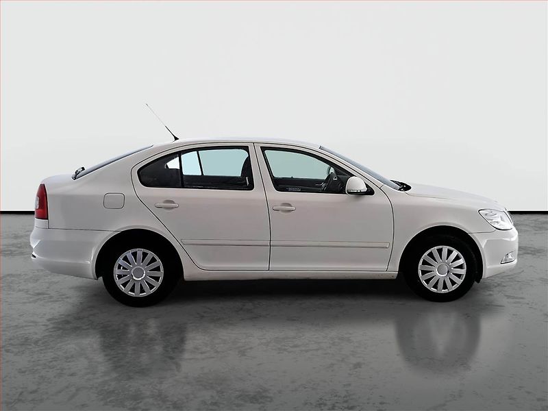 Škoda Octavia (2010) Ambiente 1.4 TSI, Tempomat - fotka 6 z 13