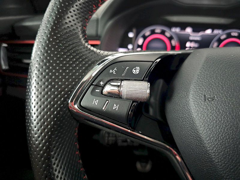 Škoda Scala (2021) 1.5TSi 110kW 6MT MONTE CARLO - fotka 10 z 33