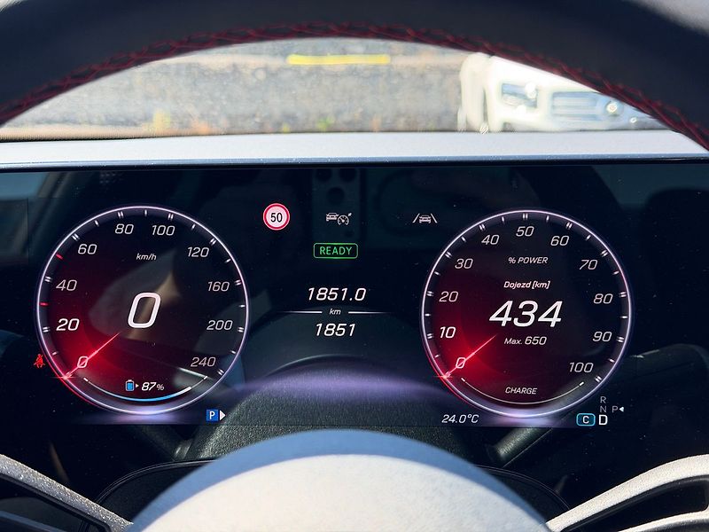 Mercedes-Benz CLA 250+ s technologií EQ - fotka 17 z 36