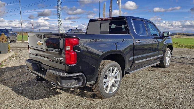 Chevrolet Silverado (2025) HIGH COUNTRY 6.2l - fotka 3 z 13