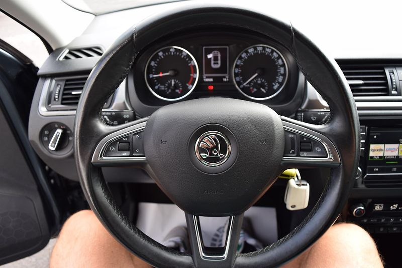 Škoda Rapid (2016) 1.2TSI 66kw AMBITION JOY XENON - fotka 24 z 49