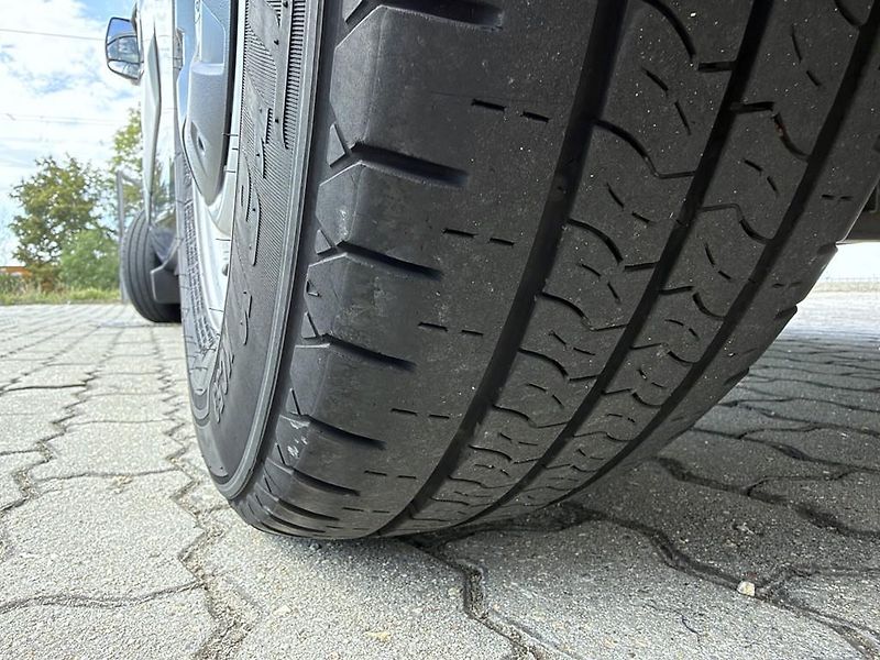 Ford Transit Custom 2.0 TDCi 96 kW klima, DPH - fotka 15 z 16