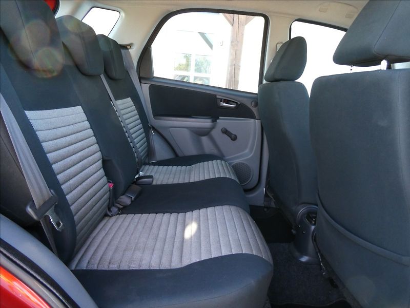 Suzuki SX4 1,5 73kW GLX,2x kola,závěs,kli - fotka 22 z 39