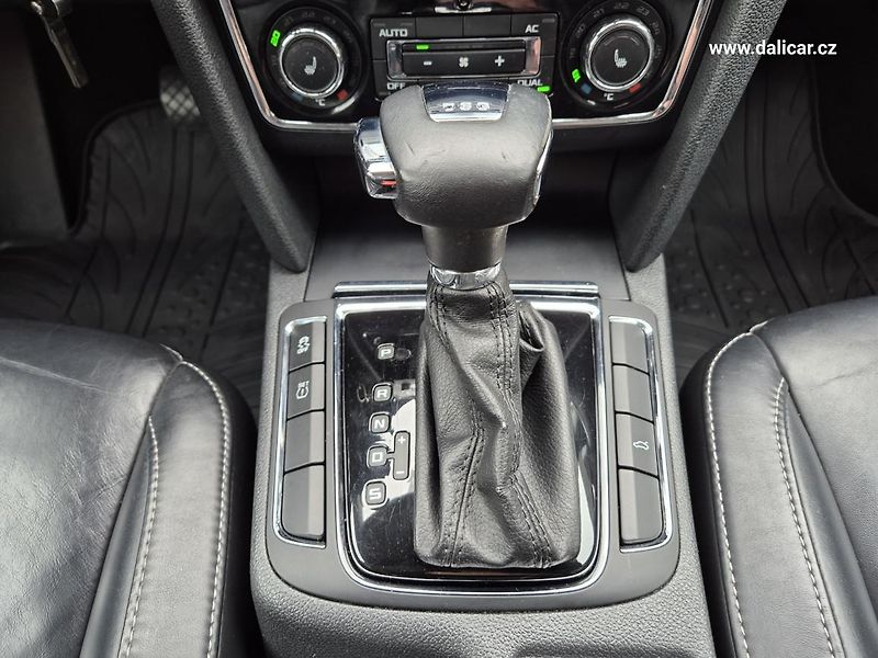 Škoda Superb (2012) 2.0TDi 125KW ELEGANCE XENON - fotka 28 z 50